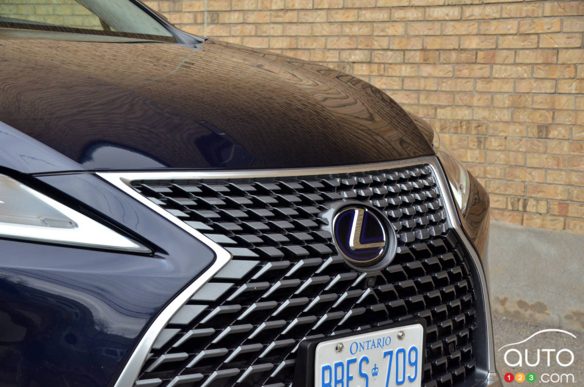Lexus RX 450h 2021, calandre